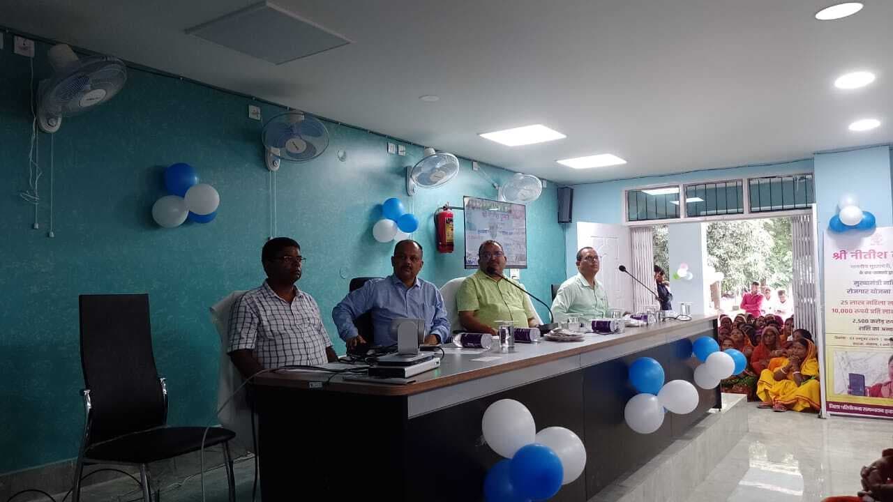 राज्य स्तरीय कार्यक्रम के माध्यम से जिले की 65 हजार महिलाओं के खाते में हुई राशि अंतरण