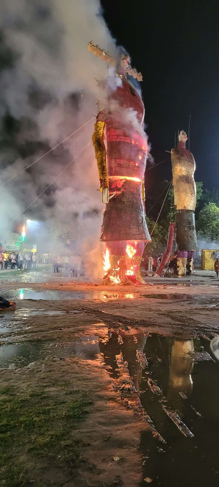 रावण वध को देखने के लिए उमड़ी भीड़, जय श्रीराम के नारे से गुंजयमान हुआ गांधी मैदान