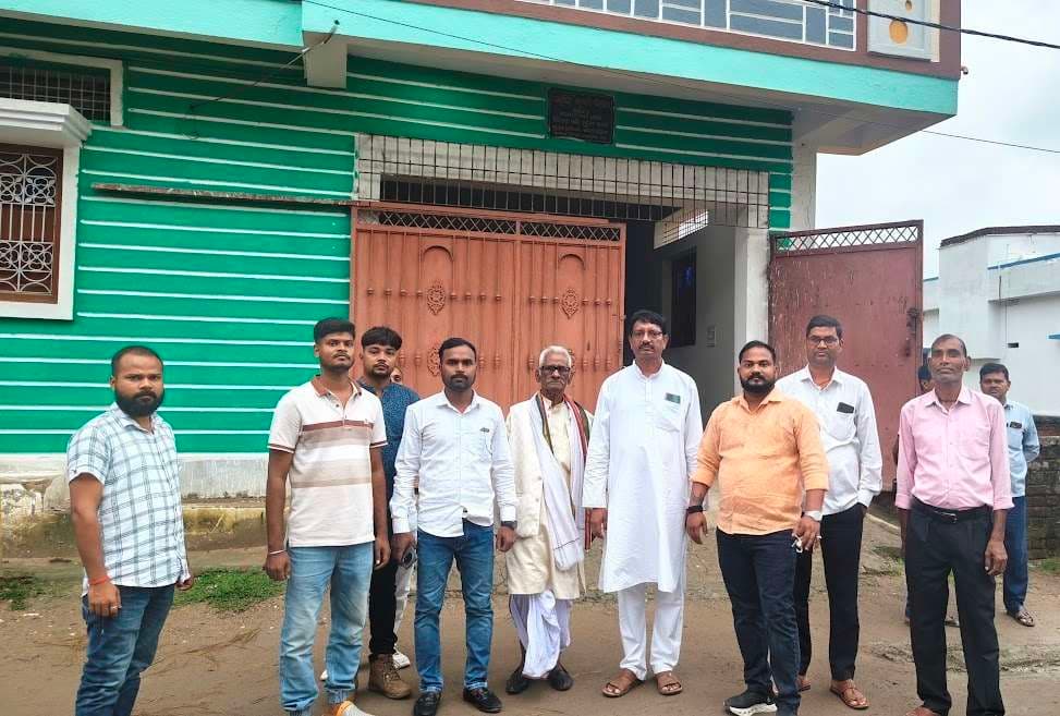 चोरों ने कई घरों को बनाया निशाना, लाखों के जवर व नकद उड़ाये