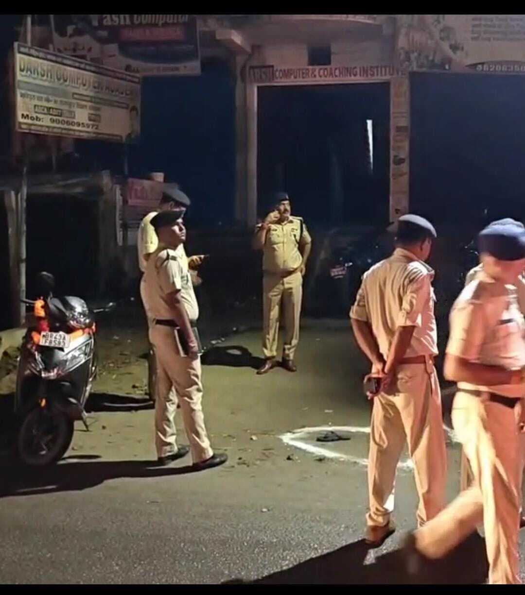 बाइक सवार अपराधियों ने युवक को मारी गोली