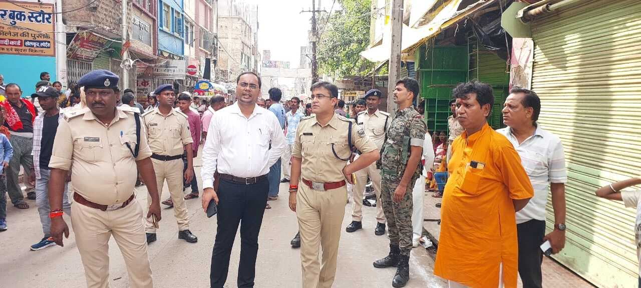 नम आंखों से दी गयी मां दुर्गा की विदाई