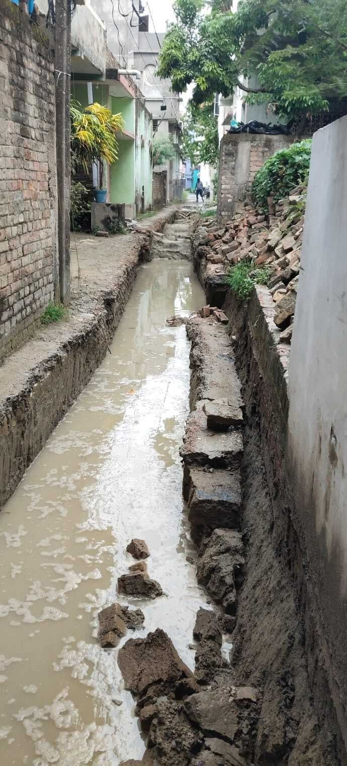 Samastipur News:नगर निगम प्रशासन को कोस रहे श्रीकृष्णापुरी के लोग