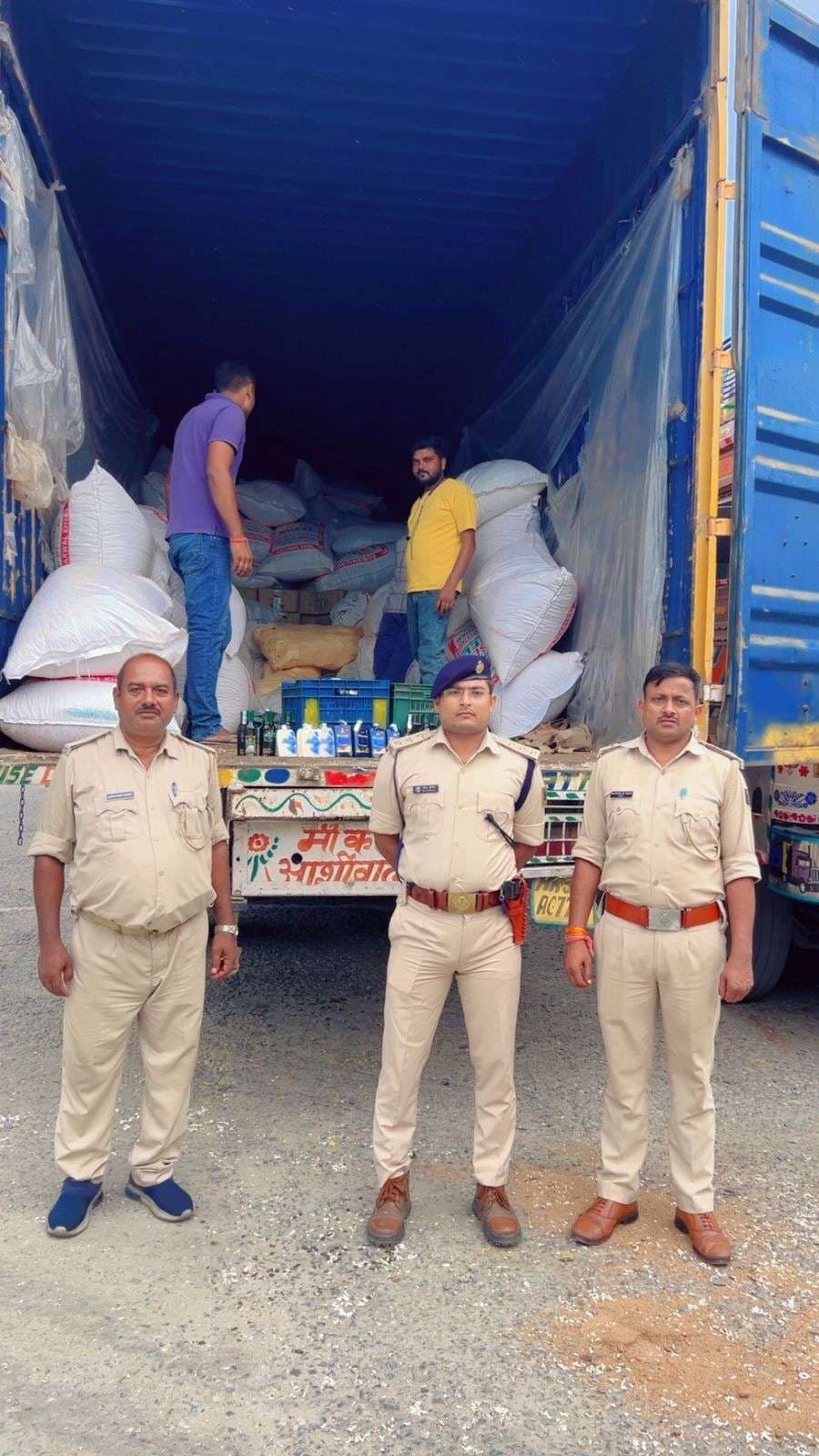 यूपी से लायी जा रही 3959 लीटर विदेशी शराब सहित तस्कर गिरफ्तार, ट्रक जब्त