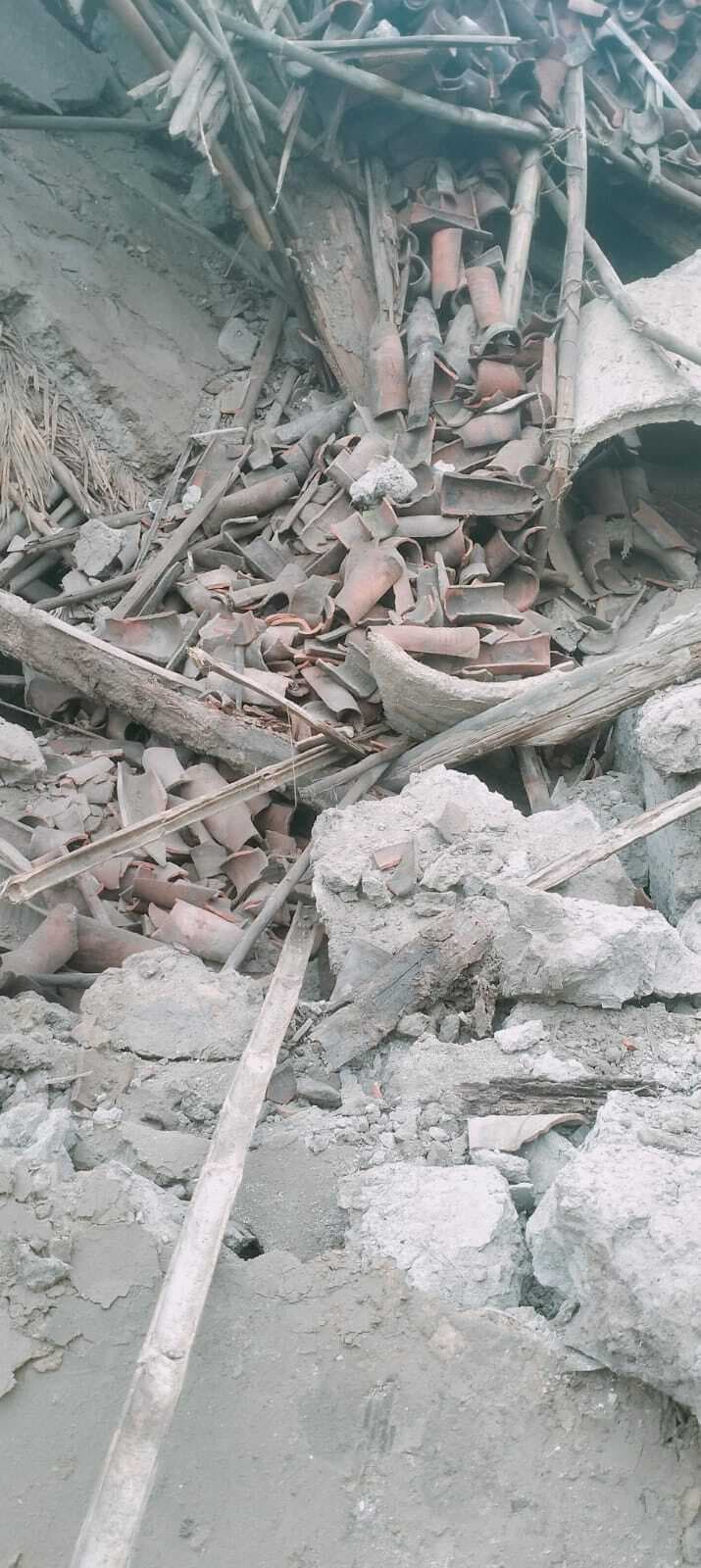 मूसलाधार बारिश से गिरा घर, लाखों की क्षति