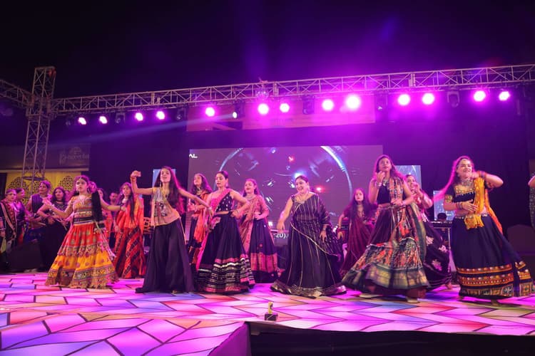 डांडिया नाइट में भारतीय संस्कृति और परंपराओं को किया जीवंत