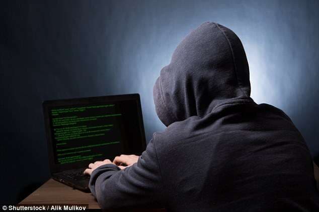 Deoghar news : प्राइवेट कंपनी के कर्मी को इंश्योरेंस का बोनस दिलाने का झांसा देकर 51000 रुपये की ठगी