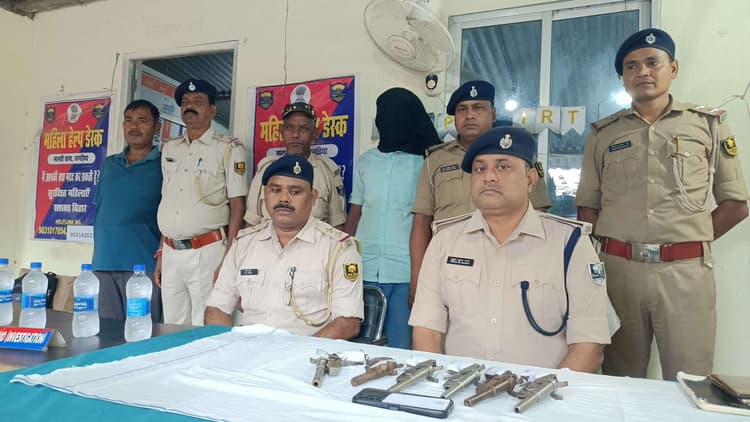 मानसी में मटिहानी ढाला पर छह देशी कट्टा के साथ समस्तीपुर का तस्कर धराया