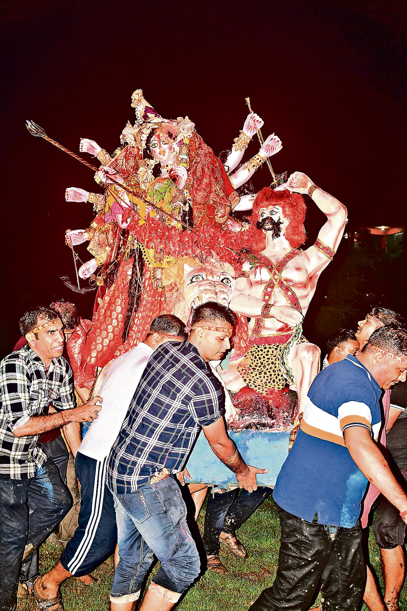 Bokaro News : भक्तों ने नम आंखों से मां दुर्गा को दी विदाई, दर्शन को उमड़े श्रद्धालु