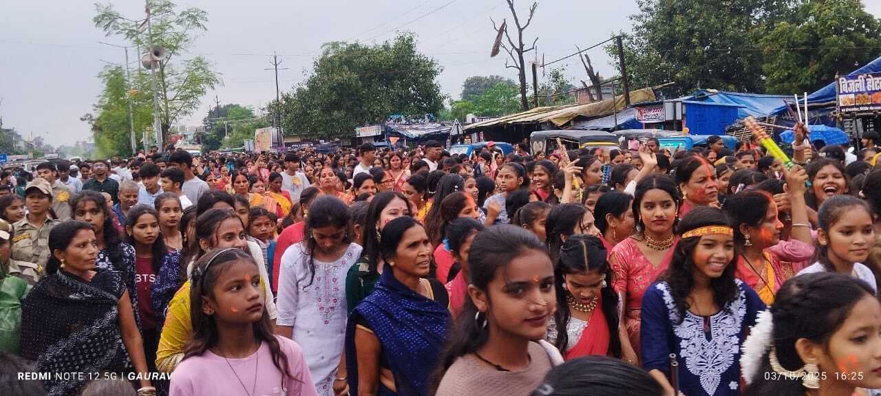 Giridih News :बगोदर में प्रतिमा विसर्जन को ले लोगों में दिखा उत्साह