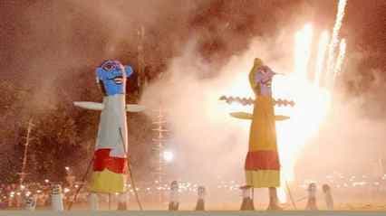 ग्रामीण विकास मंत्री दीपिका पांडेय सिंह ने किया रावण वध, आतिशबाजी ने मोहा मन