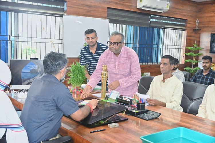 Giridih News :साप्ताहिक जनता दरबार में कई मामलों का निष्पादन