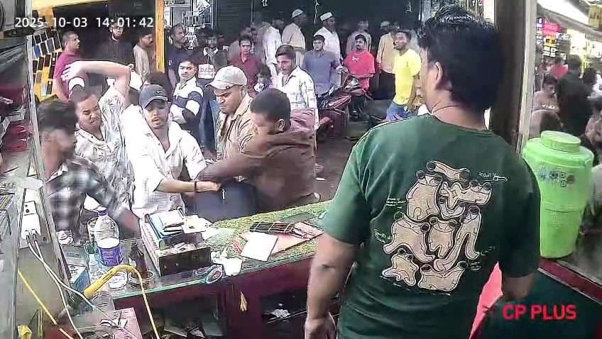 Jamshedpur News : साकची बाजार में दुकान लगाने को लेकर विवाद, लाठी-डंडा और चापड़ से हमला, एक पकड़ाया