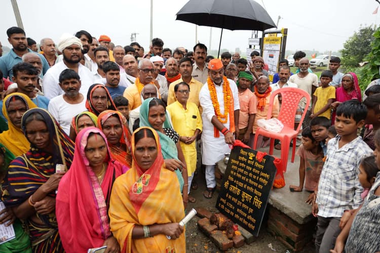 चार सड़कों का विधायक ने किया शिलान्यास