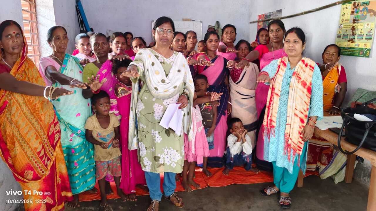 आंगनबाड़ी केंद्रों में पोषण को लेकर दिलाई गयी शपथ