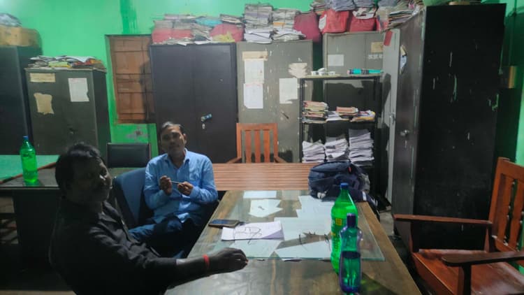 आइटी सहायक व कार्यपालक सहायक के सामूहिक हड़ताल पर जाने से काम काज ठप