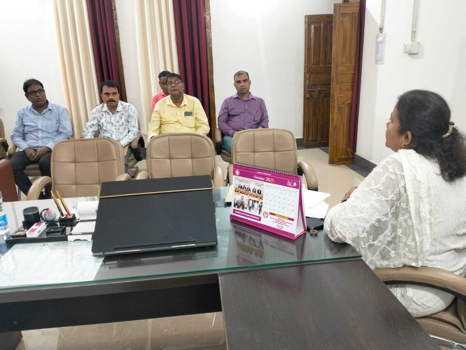 तालाबों को अतिक्रमण मुक्त कराने पर हुआ विचार