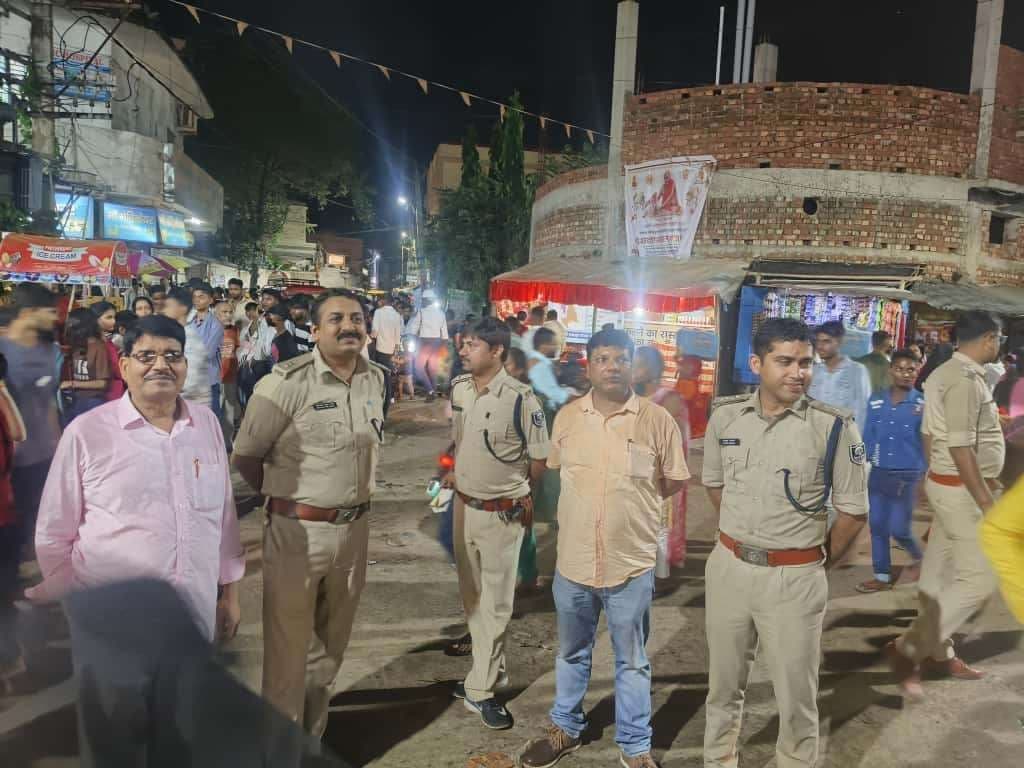 पूजा पंडालों का एसडीपीओ ने किया निरीक्षण