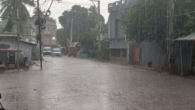 झमाझम बारिश से मौसम हुआ सुहाना