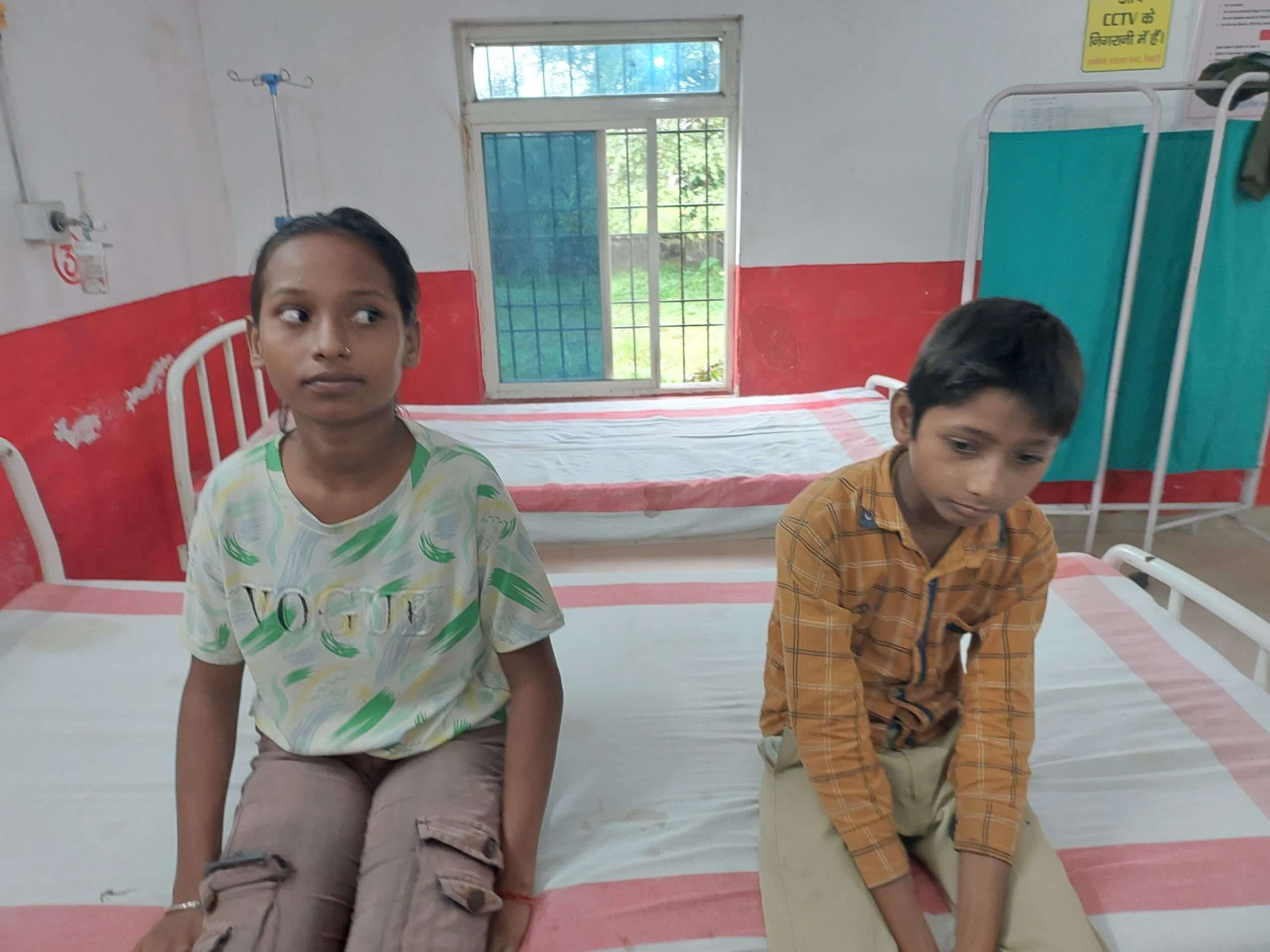 एमडीएम खाने से 30 बच्चे बीमार