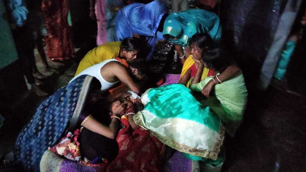 बिरनी हमले से वृद्ध महिला की मौत, परिजनों में मातम