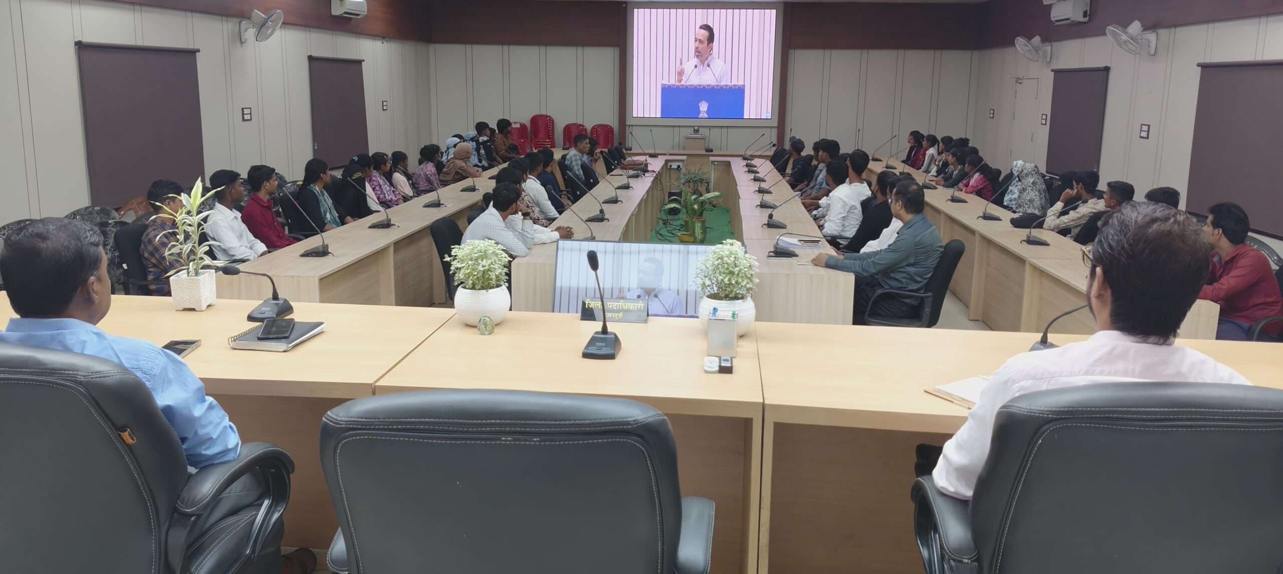 योजना का लाभ उठाने को युवा वर्ग डीआरसीसी से करें संपर्क