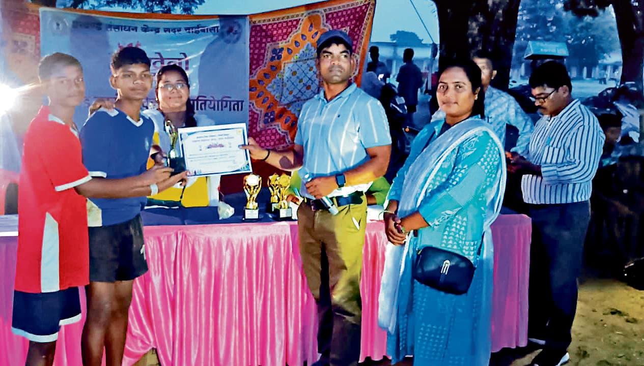 Chaibasa News : फुटबॉल व कबड्डी प्रतियोगिता में पीएमश्री कन्या उवि और संत जेवियर्स ने मारी बाजी