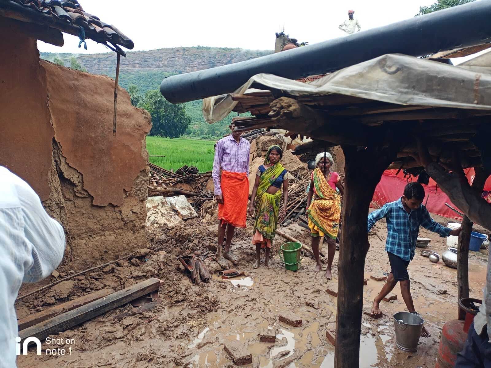 Sasaram News : तिलौथू प्रखंड के आधा दर्जन से अधिक गांव हुए जलमग्न