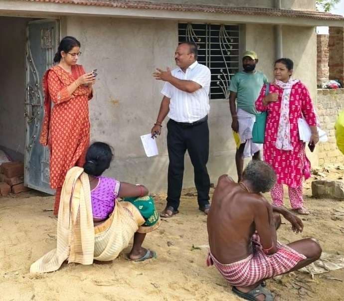Bokaro News : समय पर आवास निर्माण पूरा करने की दी हिदायत