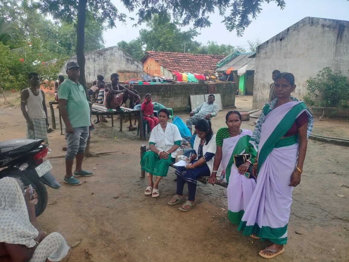 East Singhbhum News : धोडांगा सबर बस्ती में डायरिया फैला, दर्जनों ग्रामीण बिस्तर पर