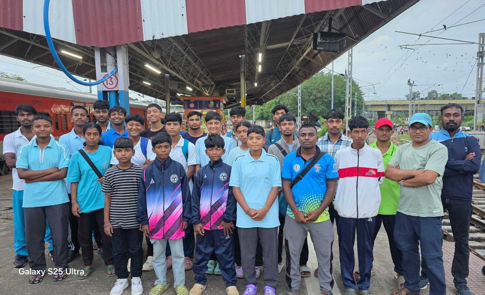 Dhanbad News: झारखंड मॉडर्न पेंटाथलॉन की टीम मध्यप्रदेश रवाना