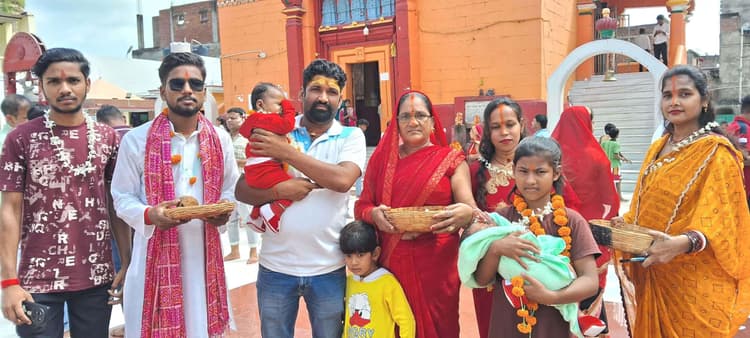 सूर्य मंदिर में भक्तों ने दर्शन-पूजन कर सुख- समृद्धि की कामना की