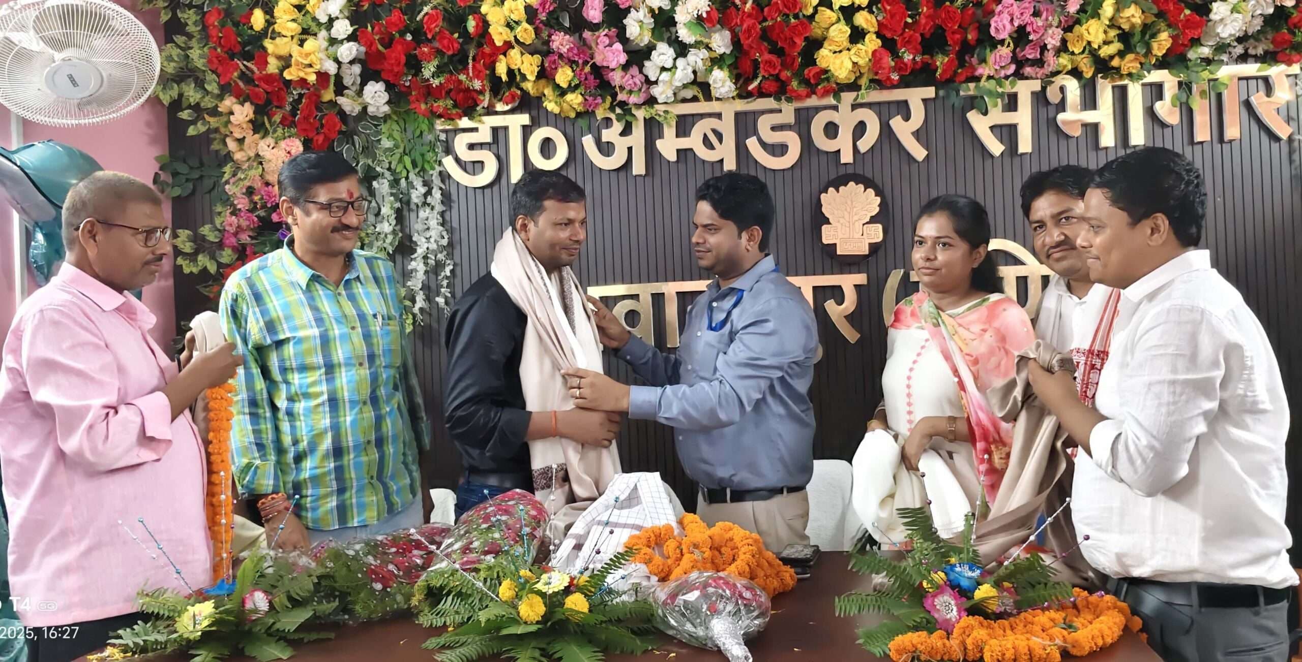 तबादले पर बीडीओ को दी समारोहपूर्वक विदाई