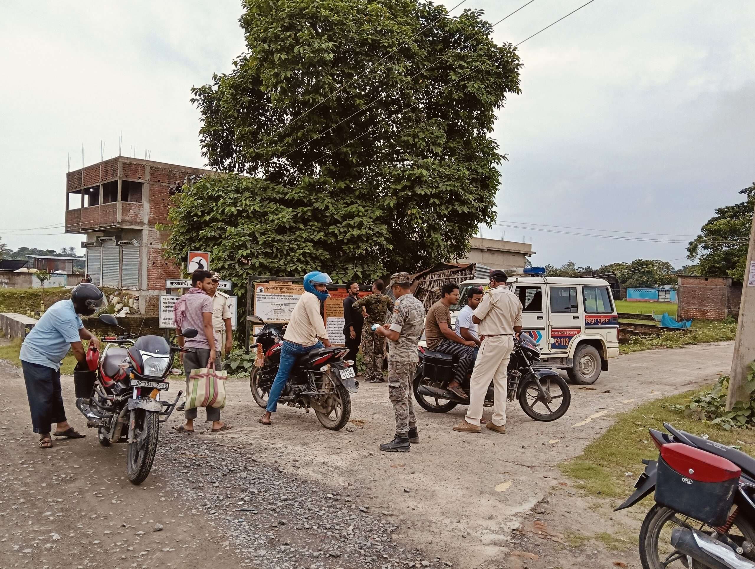 सालमारी में चलाया गया वाहन चेकिंग अभियान