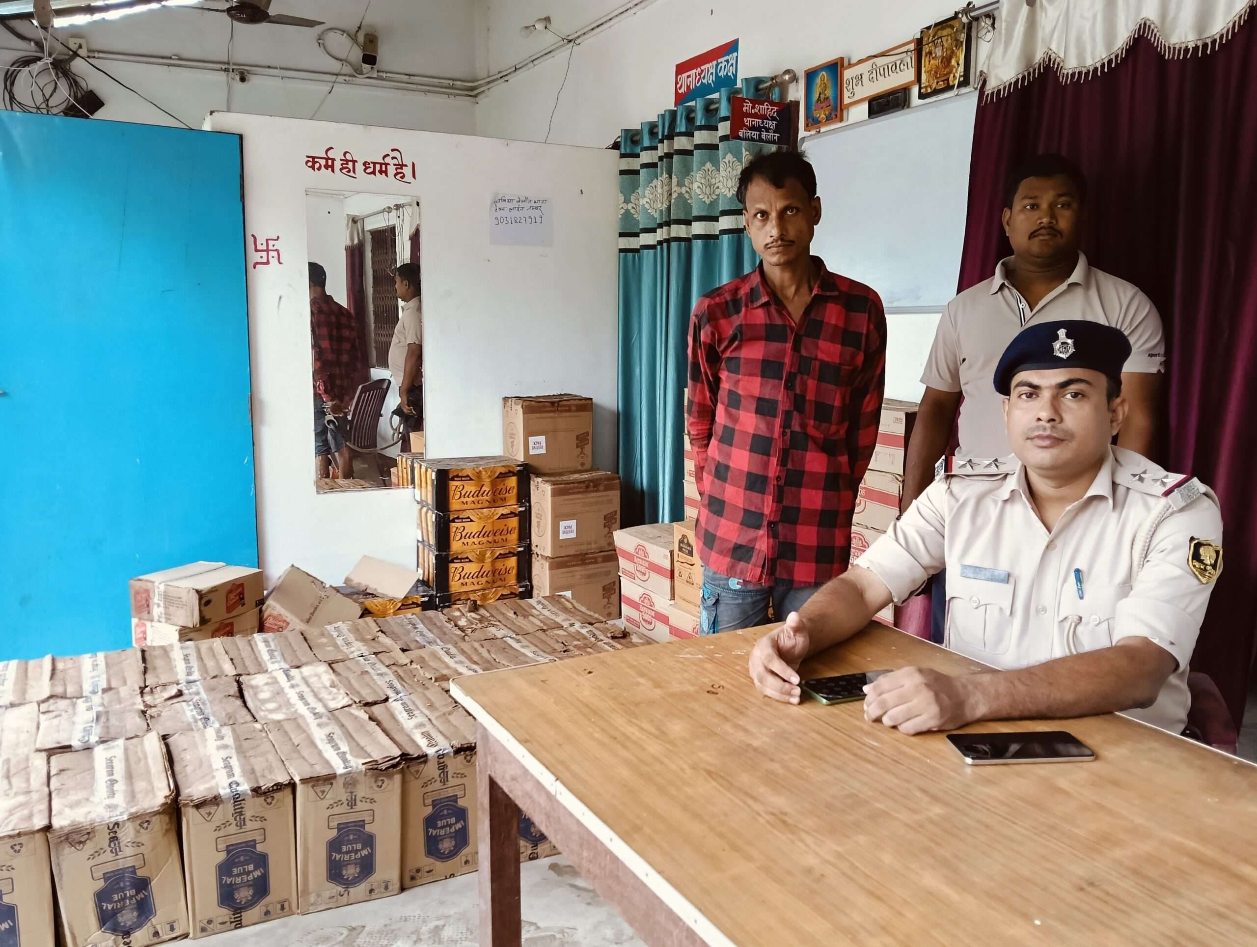 बलिया बेलौन पुलिस ने शराब के साथ तस्कर को दबोचा