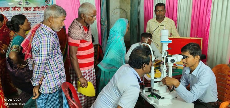 निःशुल्क आंख, कान जांच शिविर का आयोजन