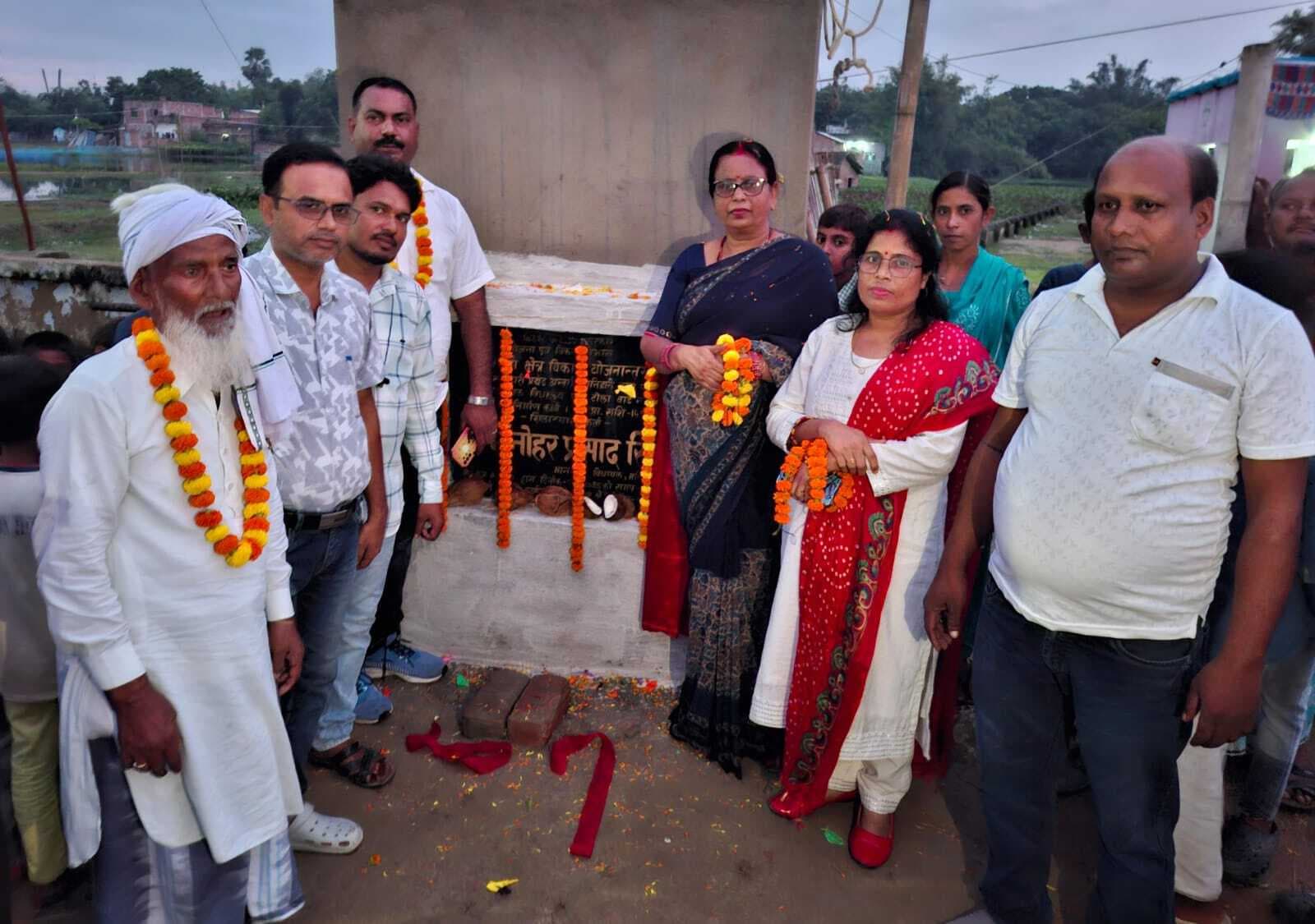 नगर पार्षद ने विद्यालय में कमरा निर्माण का किया शिलान्यास