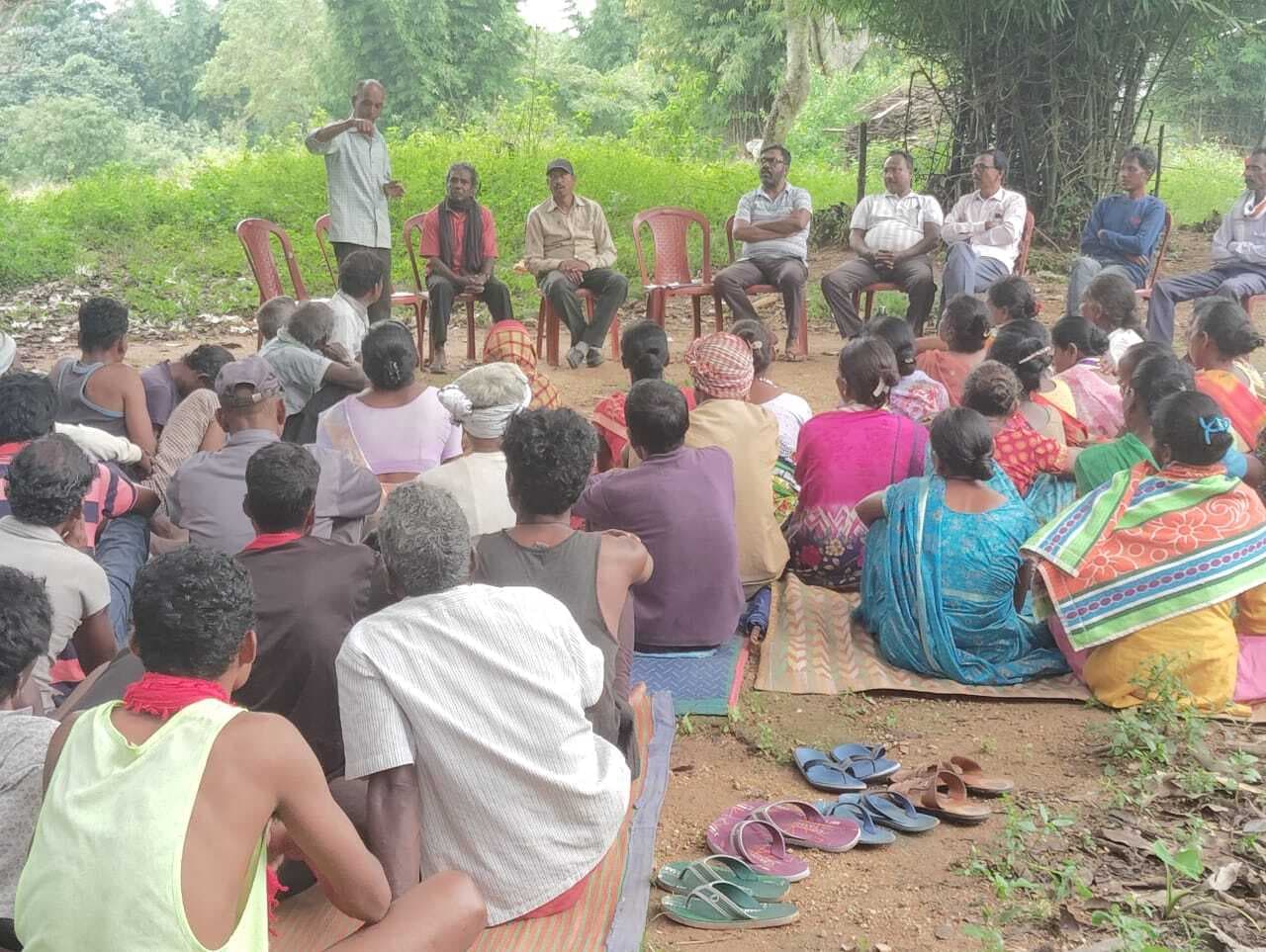 ग्राम सभा से परामर्श के बिना जमीन अधिग्रहण का विरोध