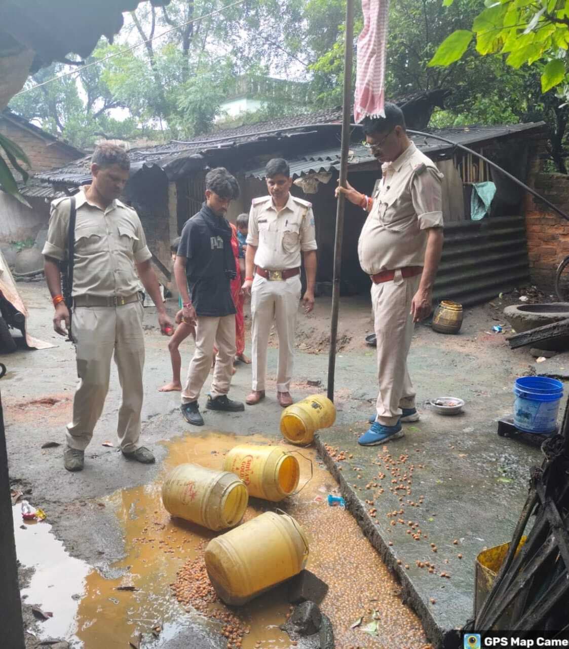 दिग्घी में 100 किलो जावा महुआ पुलिस ने किया नष्ट