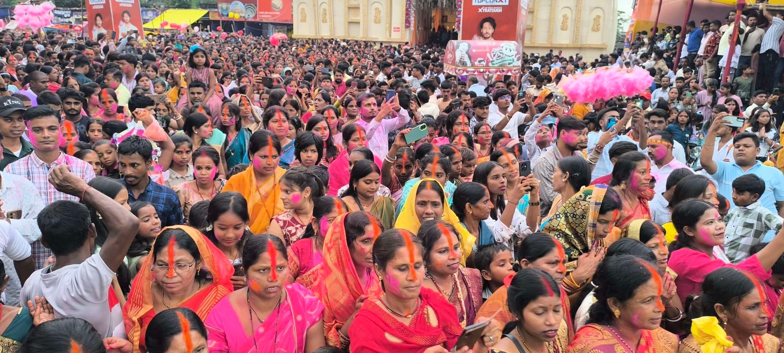 Giridih News :विसर्जन में उमड़ी श्रद्धालुओं की भीड़