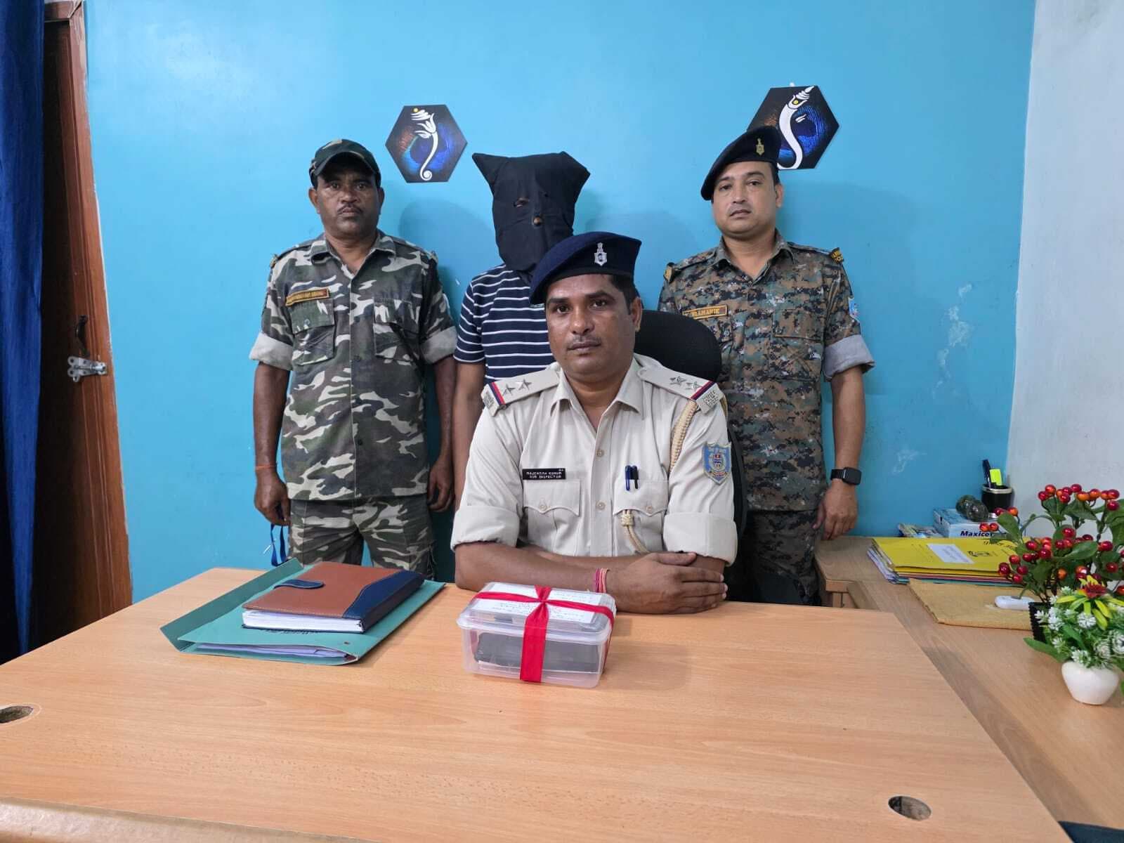 Seraikela Kharsawan News : व्यवसायी पुत्र के अपहरण  मामले में आरोपी गिरफ्तार