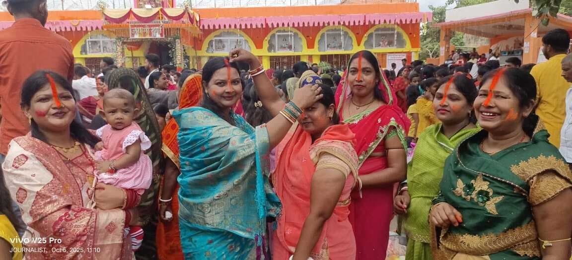 Giridih News :गावां में नम आंखों से मां दुर्गा को श्रद्धालुओं ने दी विदाई