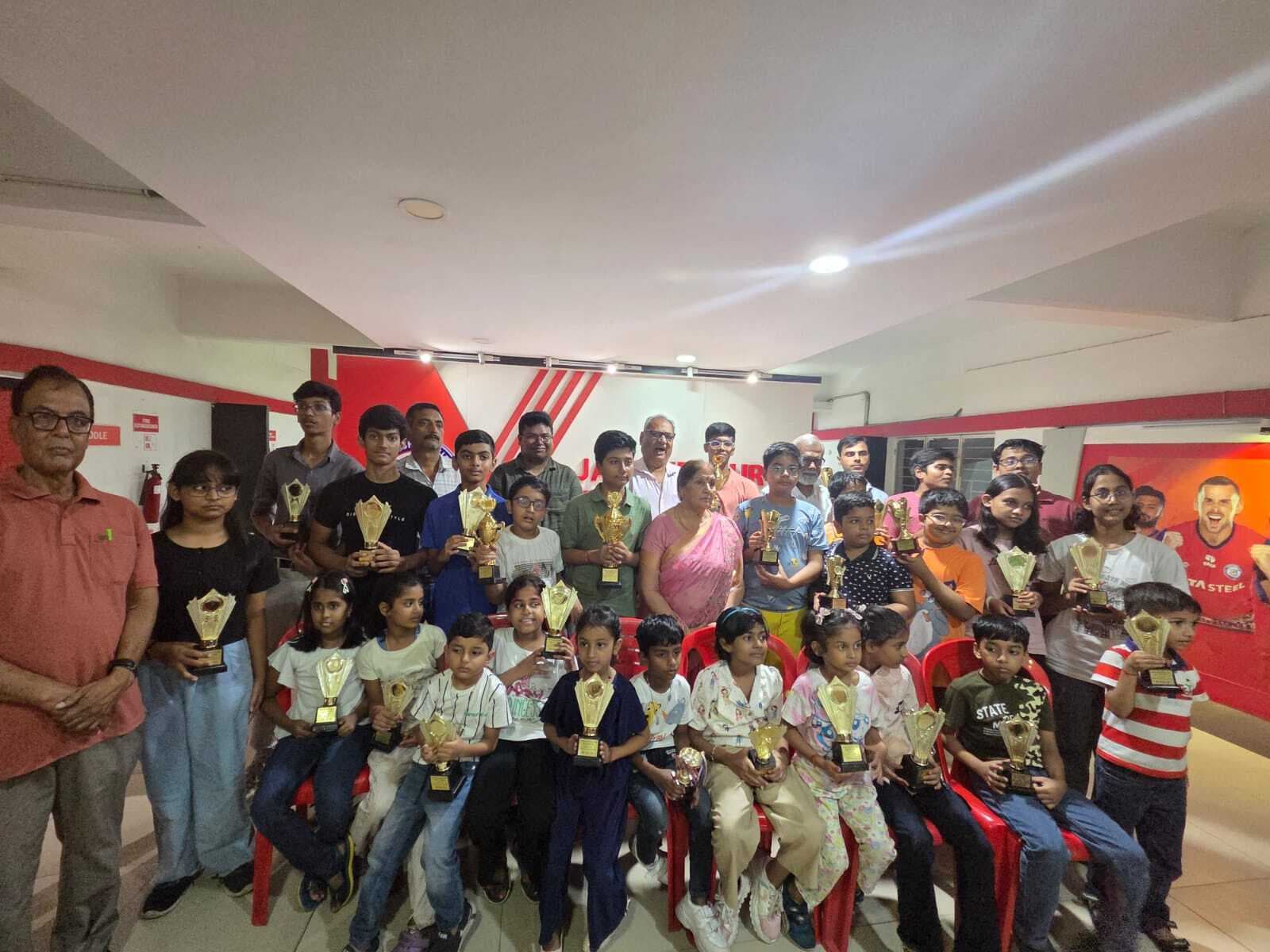 one day rapid chess tournament at jrd sports complex: अरिजीत घोष बने चैंपियन