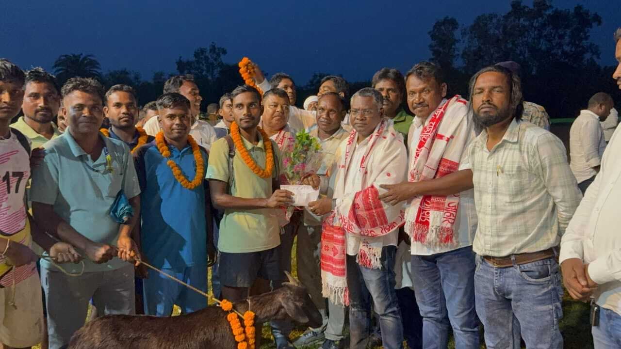 East Singhbhum News : खेल से अनुशासन व चरित्र का विकास होता है : सोमेश