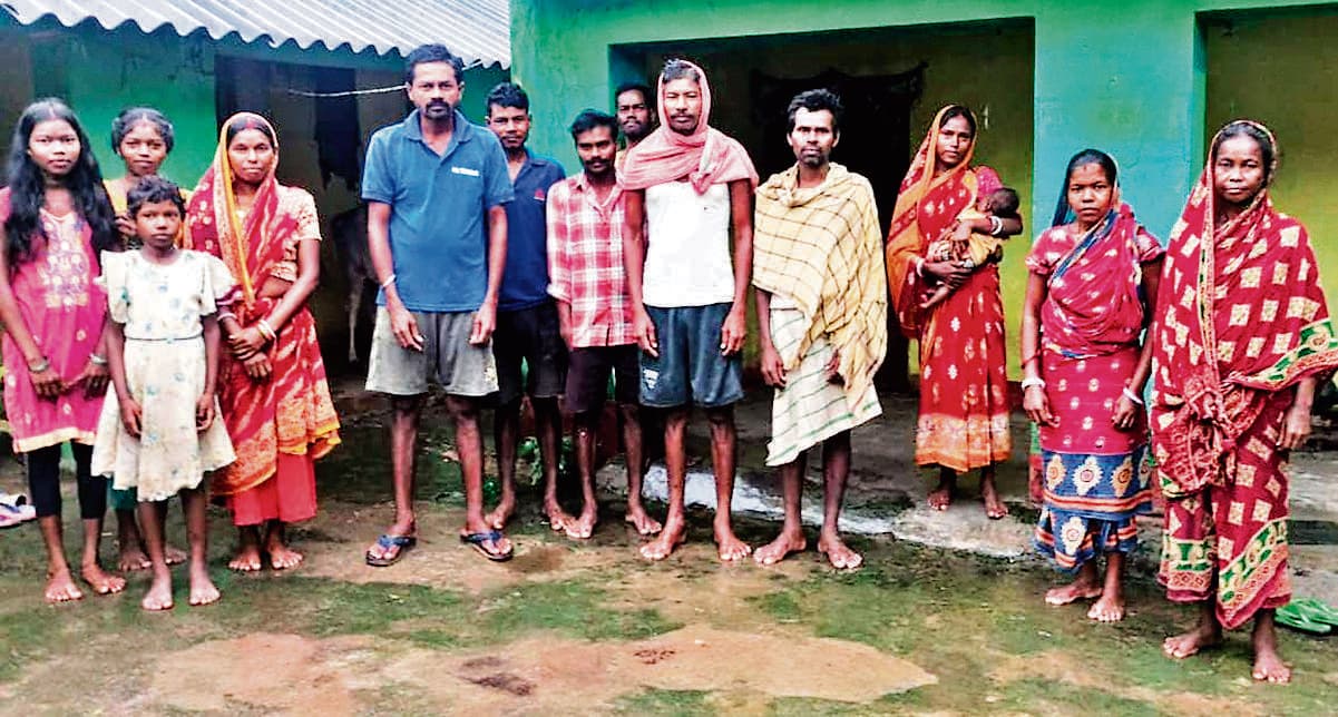 East Singhbhum News : धोडांगा सबर बस्ती में  न सड़क, न पीने का साफ पानी