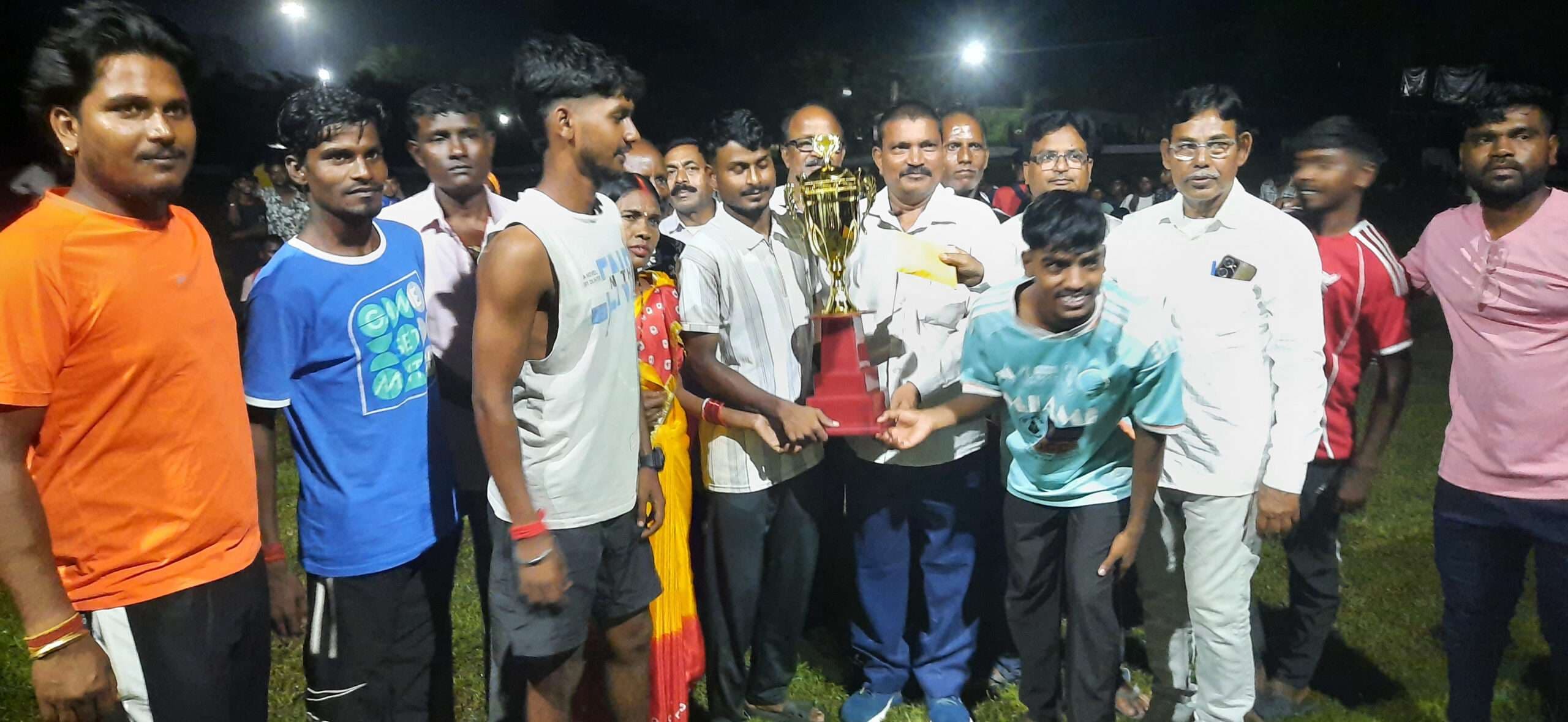 Dhanbad News: नॉकआउट फुटबाल टूर्नामेंट में रॉकेट क्लब बना चैंपियन