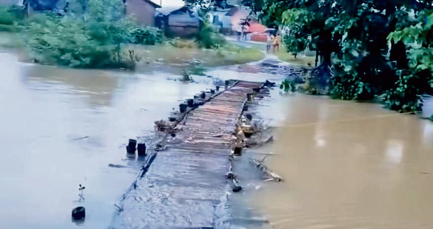 घाटाल में फिर बाढ़ जैसे हालात, कई गांव डूबे