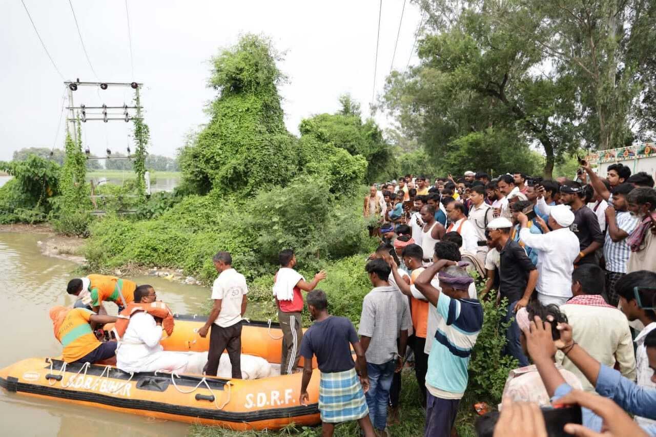 कर्मनाशा नदी में डूबे व्यक्ति का शव एनडीआरएफ की टीम ने ढूंढ़ निकाला