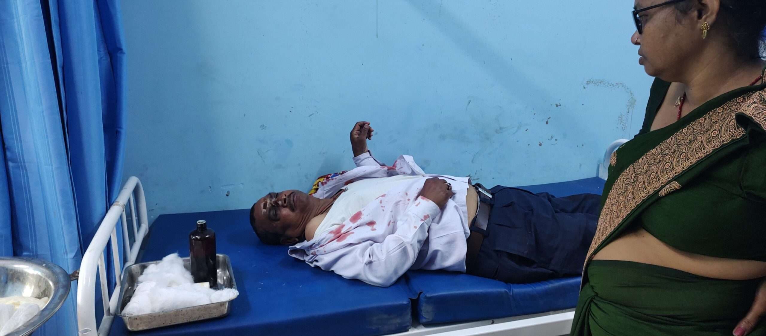 saran news. ऑटो की जोरदार टक्कर से बाइक सवार घायल