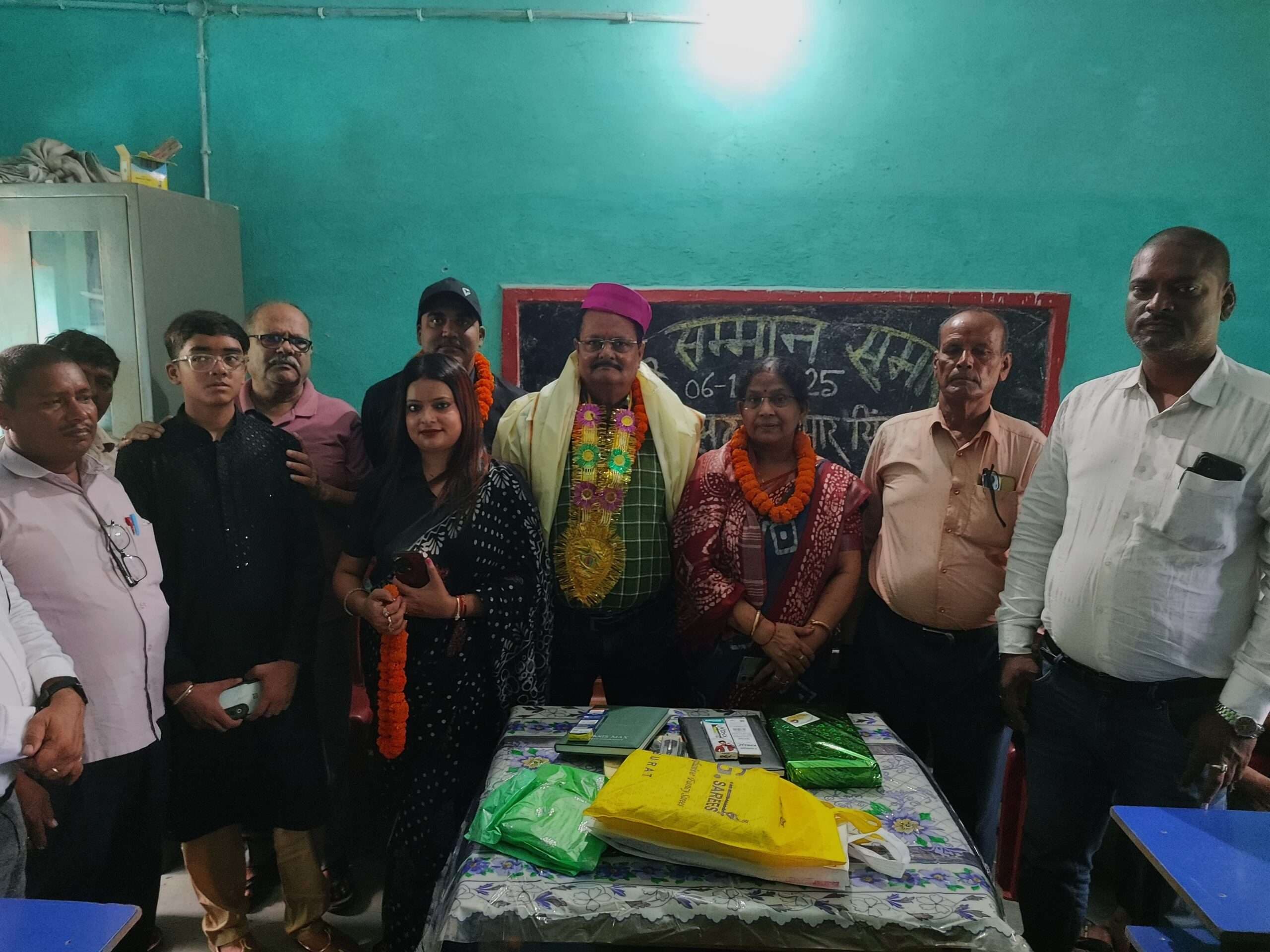 बच्चों को लाड़, प्यार से पढ़ाई-लिखाई के प्रति किया जागरूक