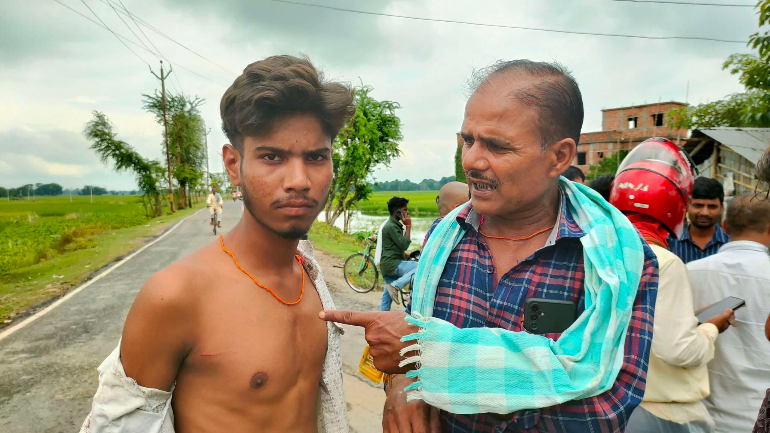 बनमा-सुगमा मार्ग में दो बाइक टकराई, एक युवक घायल